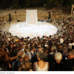 Μετά τη θερμή υποδοχή τους στο Αρχαίο Θέατρο Επιδαύρου, οι Βάκχες ταξιδεύουν σε Ελλάδα και Κύπρο