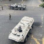 Μπανγκλαντές: Έφυγε από τη χώρα με ελικόπτερο η πρωθυπουργός – Εκατοντάδες νεκροί