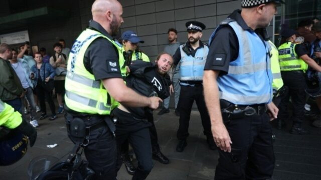 Μ. Βρετανία: Δεν έχουν που να τους χωρέσουν