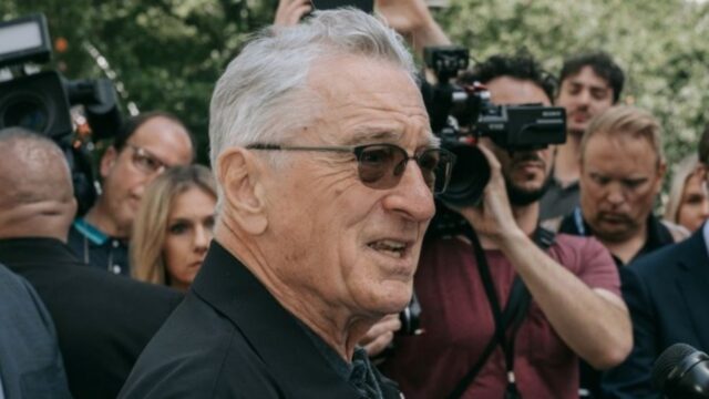 H βουτιά του Ρόμπερτ ντε Νίρο από σκάφος στα γενέθλια του!