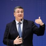Κομισιόν: Στον Απόστολο Τζιτζικώστα τo χαρτοφυλάκιο των «Βιώσιμων Μεταφορών και του Τουρισμού»