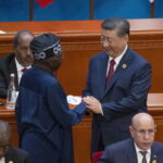 Κίνα: Ο Σι Τζινπίνγκ υπόσχεται στην Αφρική χρηματοδότηση 50 δισ. δολαρίων