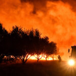 Αναζωπυρώσεις στην πυρκαγιά στο Ξυλόκαστρο Κορινθίας