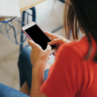 Smartphones στα σχολεία: Επιστήμονες ανά τον κόσμο προσπαθούν να βγάλουν συμπέρασμα