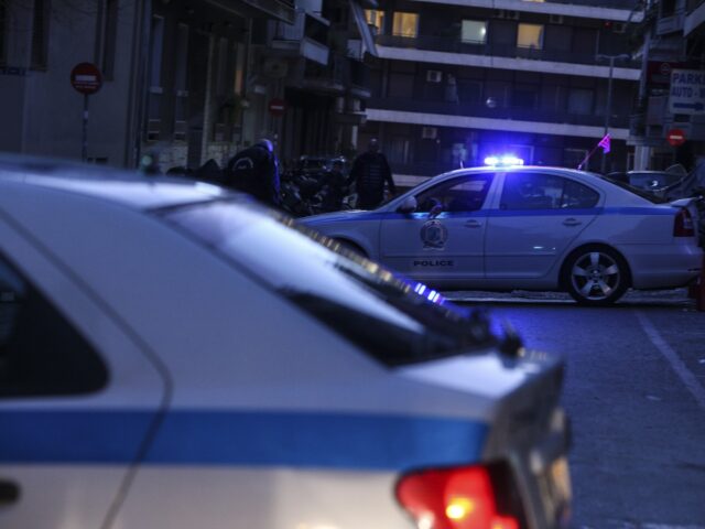 Μεθυσμένη οδηγός έπεσε πάνω σε 5 σταθμευμένα αυτοκίνητα στο Κολωνάκι