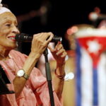 Ομάρα Πορτουόντο: Η ντίβα της κουβανικής μουσικής αποσύρεται σε ηλικία 93 ετών