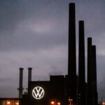 Περικοπές μισθών σχεδιάζει η Volkswagen στη Γερμανία – Αντιδρούν τα συνδικάτα