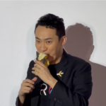 Τζάστιν Σαν: Έφαγε την μπανάνα που είχε αγοράσει για… 6 εκατομμύρια ευρώ