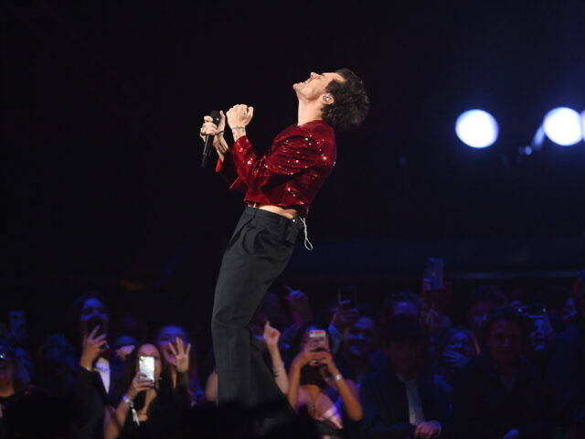 Ο Χάρι Στάιλς ανακοίνωσε παγκόσμια περιοδεία το 2026