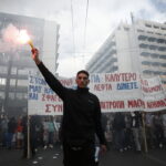 Σε εξέλιξη η πορεία μαθητών και φοιτητών προς τη Βουλή