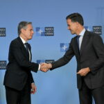 Συνάντηση Ρούττε – Μπλίνκεν: NATO και ΗΠΑ θα συνεχίσουν να στηρίζουν την Ουκρανία