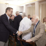 Συνάντηση Μητσοτάκη με τους κατοίκους της πολυκατοικίας των Αμπελοκήπων στο Μέγαρο Μαξίμου