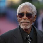 «Maestro»: Ο Μόργκαν Φρίμαν αποθεώνει τη σειρά του Χριστόφορου Παπακαλιάτη