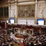 Η γαλλική Εθνοσυνέλευση απέρριψε δύο προτάσεις μομφής κατά της κυβέρνησης Μακρόν