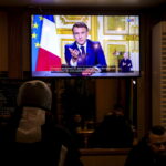 Μακρόν: «Θα ολοκληρώσω τη θητεία μου – Τις επόμενες ημέρες θα ορίσω νέο πρωθυπουργό»