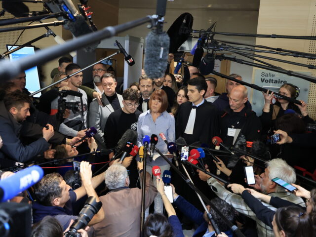 Η Ζιζέλ Πελικό σε μία εκτενή συνέντευξη στο BBC Newsnight