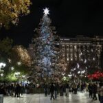 Εορταστικό ωράριο: Πώς θα λειτουργήσουν τα καταστήματα σήμερα και αύριο