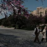 Νέος φωτισμός και παρεμβάσεις στη Διονυσίου Αρεοπαγίτου