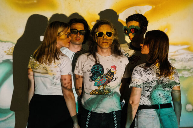 Το νέο long play album των Super Stereo είναι εδώ για να «σαρώσει» τις καρδιές μας