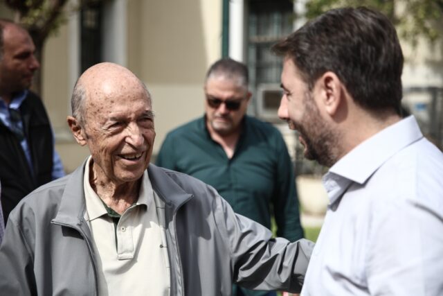 «Αντίο Πρόεδρε»: Το ΠΑΣΟΚ αποχαιρετά τον Κ. Σημίτη [ΒΙΝΤΕΟ]