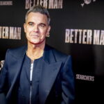 Ρόμπι Γουίλιαμς: Ισοφάρισε ρεκόρ των Beatles στη Μεγάλη Βρετανία