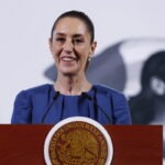 Κλ. Σέινμπαουμ: «Θα υπερασπιστούμε τους Μεξικανούς μετανάστες στις ΗΠΑ»