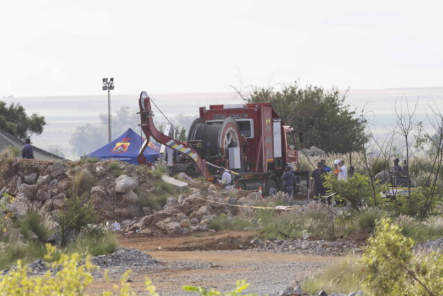 Νότια Αφρική: Εξήντα νεκροί ανασύρθηκαν από παράνομο χρυσωρυχείο