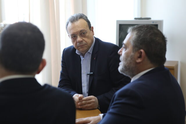 Σ. Φάμελλος: «Ο ΣΥΡΙΖΑ καταθέτει τροπολογία για 13ο και 14ο μισθό στο Δημόσιο»