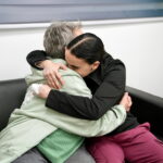 Πρώτη ημέρα της κατάπαυσης του πυρός στη Γάζα: Οι τρεις Iσραηλινές όμηροι είδαν τις οικογένειές τους