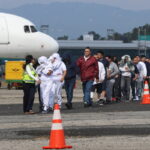 ΗΠΑ: Απελάσεις μεταναστών στη Γουατεμάλα με μεταγωγικά των ενόπλων δυνάμεων