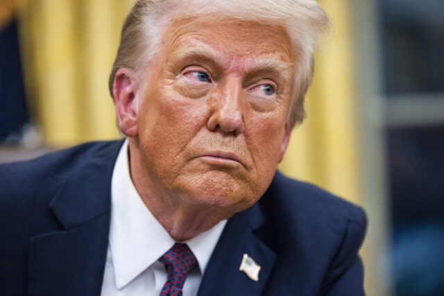 ΗΠΑ: Ο Τραμπ έθεσε σε υποχρεωτική άδεια τους υπαλλήλους σε προγράμματα πολυπολιτισμικότητας