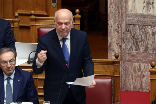 Πόρισμα Προκαταρκτικής: Ένταση στη Βουλή μεταξύ Φλωρίδη – Κωνσταντοπούλου