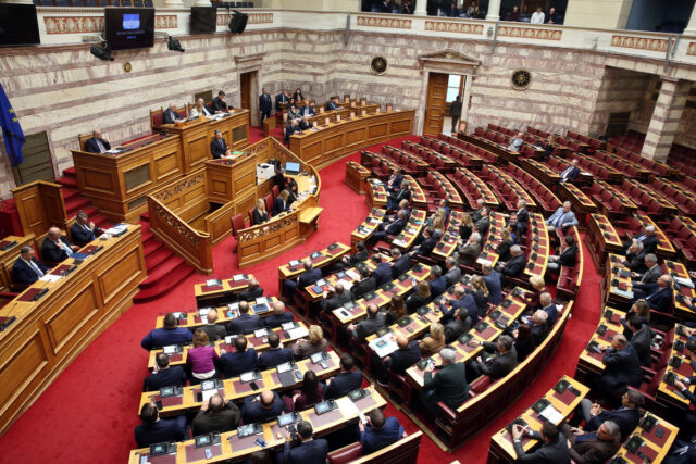 Βουλή: Σε ιστορικό χαμηλό η νομοθετική συναίνεση της αντιπολίτευσης