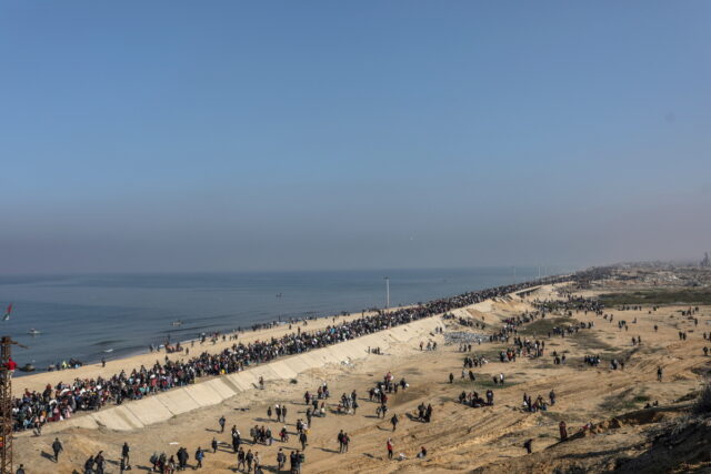 Επιστρέφουν οι εκτοπισμένοι Παλαιστίνιοι στη βόρεια Γάζα