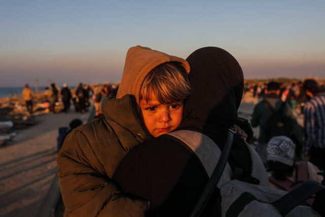 Λωρίδα της Γάζας: Παλαιστίνιοι ξαναβρίσκονται με τους αγαπημένους τους