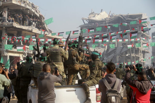 Η Χαμάς ανακοίνωσε τα ονόματα τριών ομήρων που θα απελευθερωθούν αύριο