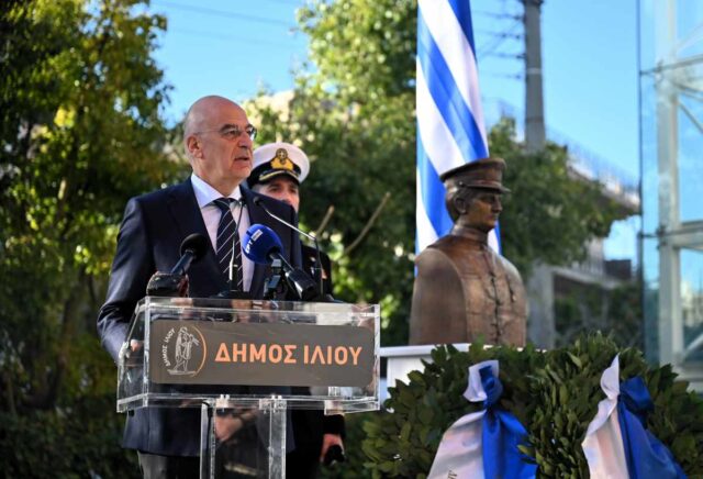 Επέτειος Ιμίων: Στα αποκαλυπτήρια της προτομής του πλοιάρχου Έκτορα Γιαλοψού ο Ν. Δένδιας