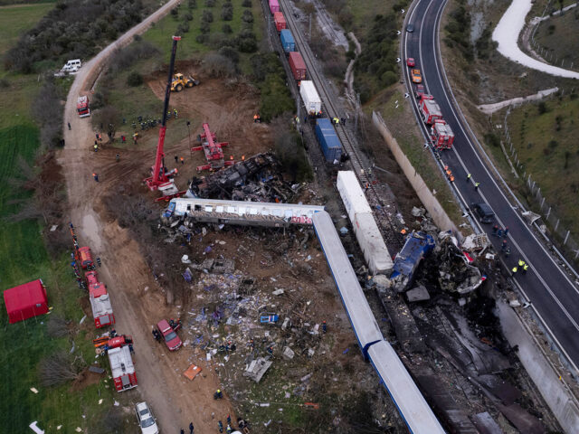 Ξεκίνησε η δίκη για το δυστύχημα των Τεμπών – Στο εδώλιο 36 άτομα