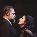 Η «Καρένινα» της Ομάδας ΠΥΡ ρίχνει αυλαία: Τελευταίες παραστάσεις στο Θέατρο Θησείον