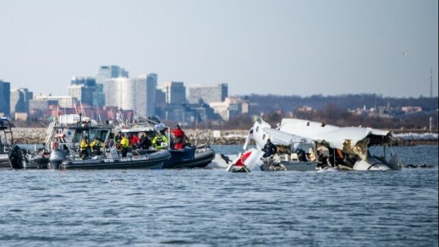 Ουάσινγκτον: Ανακτήθηκαν τα μαύρα κουτιά του αεροπλάνου που συνετρίβη