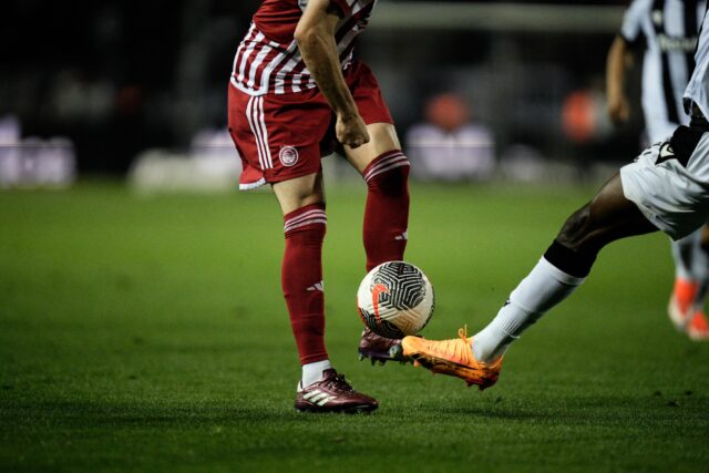 Super League: 57 δευτερόλεπτα σιγής για τα Τέμπη πριν τους αγώνες