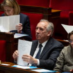 Γαλλία: Η κυβέρνηση Μπαϊρού «επέζησε» της νέας πρότασης μομφής