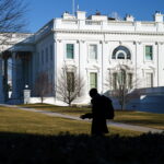 Λευκός Οίκος προς Κίεβο: «Ρίξτε τους τόνους κριτικής προς εμάς και υπογράψτε τη συμφωνία» για τα ορυκτά