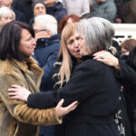 Σε κλίμα οδύνης η κηδεία του Βασίλη Καλογήρου