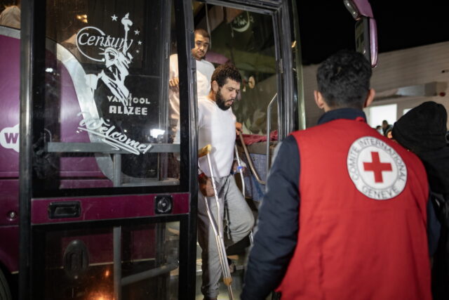 Η Χαμάς δηλώνει έτοιμη για συνομιλίες για τη δεύτερη φάση της εκεχειρίας