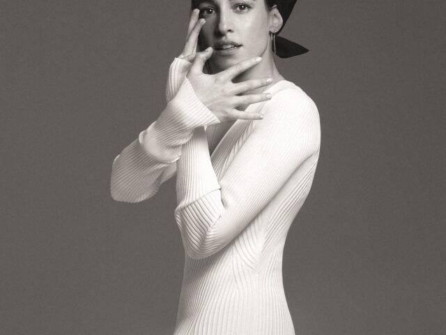 Η νέα ιέρεια του fado, Carminho, τραγουδάει στην Αθήνα