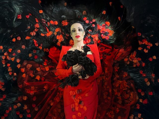 Η Αφροδίτη Πατουλίδου μας ξεναγεί στον ιδιαίτερο κόσμο του My Bloody Valentine