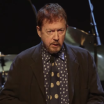 Πέθανε ο βραβευμένος συγγραφέας Τομ Ρόμπινς