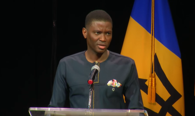 Πρωθυπουργός Γρενάδας σε φον ντερ Λάιεν: «Ζητήστε συγγνώμη και πληρώστε αποζημιώσεις για τον εξανδραποδισμό των Αφρικανών»