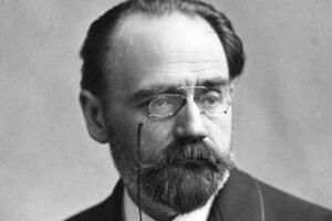 Στις 23 Φεβρουαρίου του 1898 ο Εμίλ Ζολά καταδικάζεται για συκοφαντική δυσφήμιση εναντίον της γαλλικής κυβέρνησης